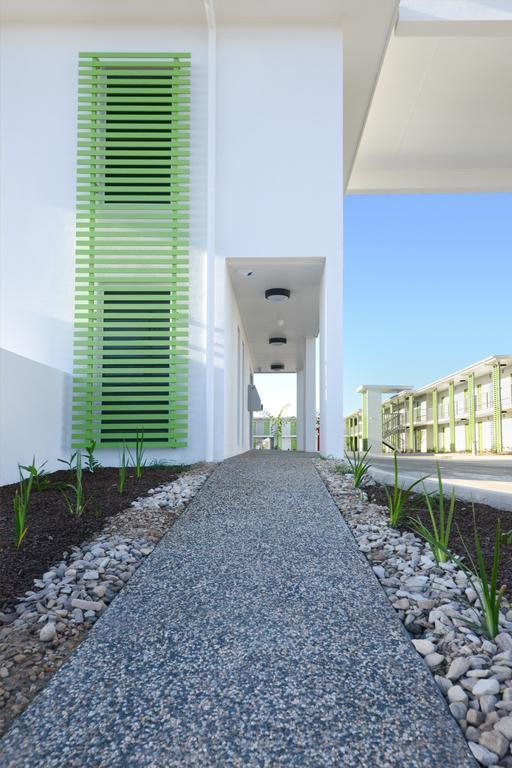 Mackay Oceanside Central Hotel Official Экстерьер фото