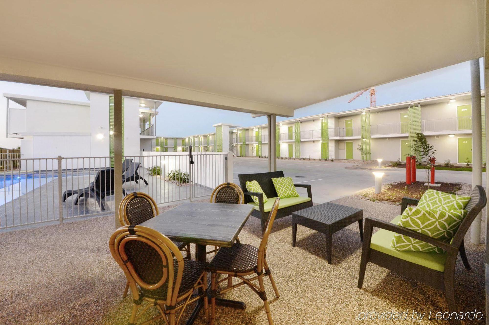Mackay Oceanside Central Hotel Official Экстерьер фото