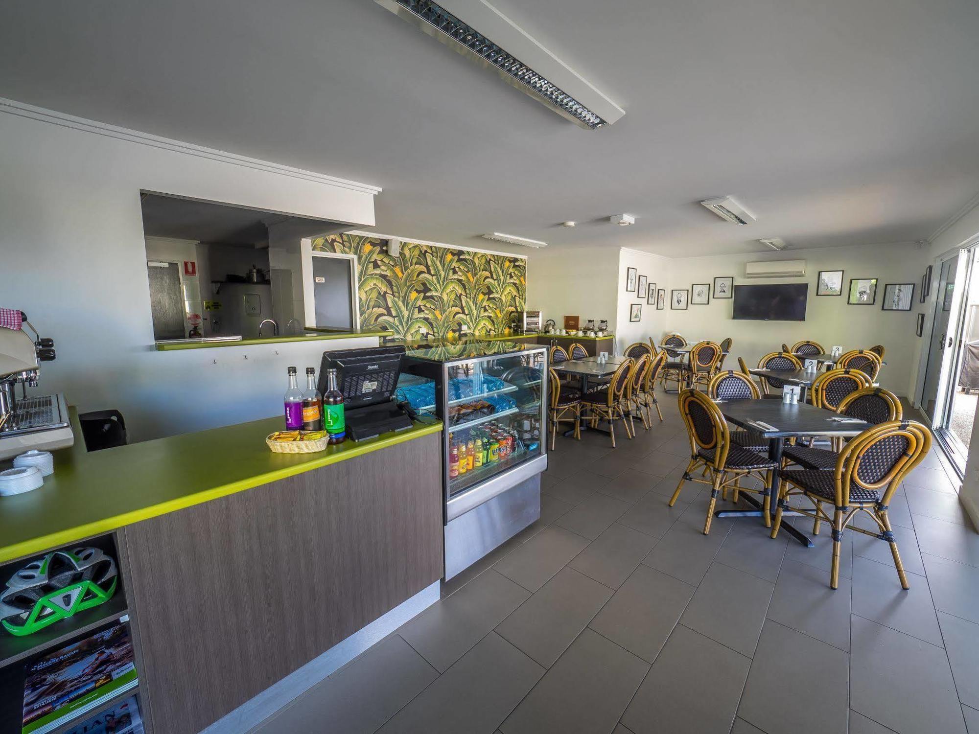 Mackay Oceanside Central Hotel Official Экстерьер фото