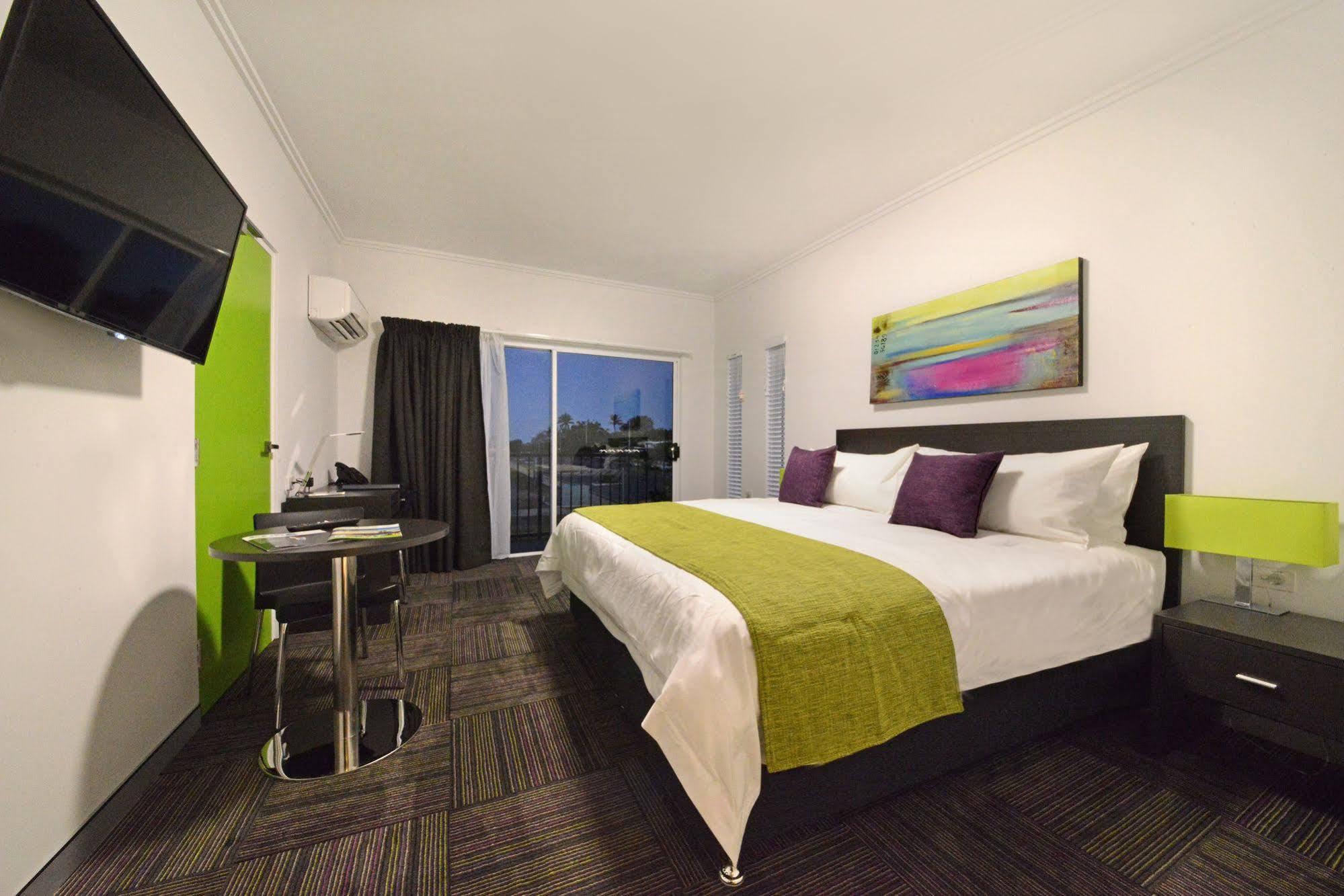 Mackay Oceanside Central Hotel Official Экстерьер фото