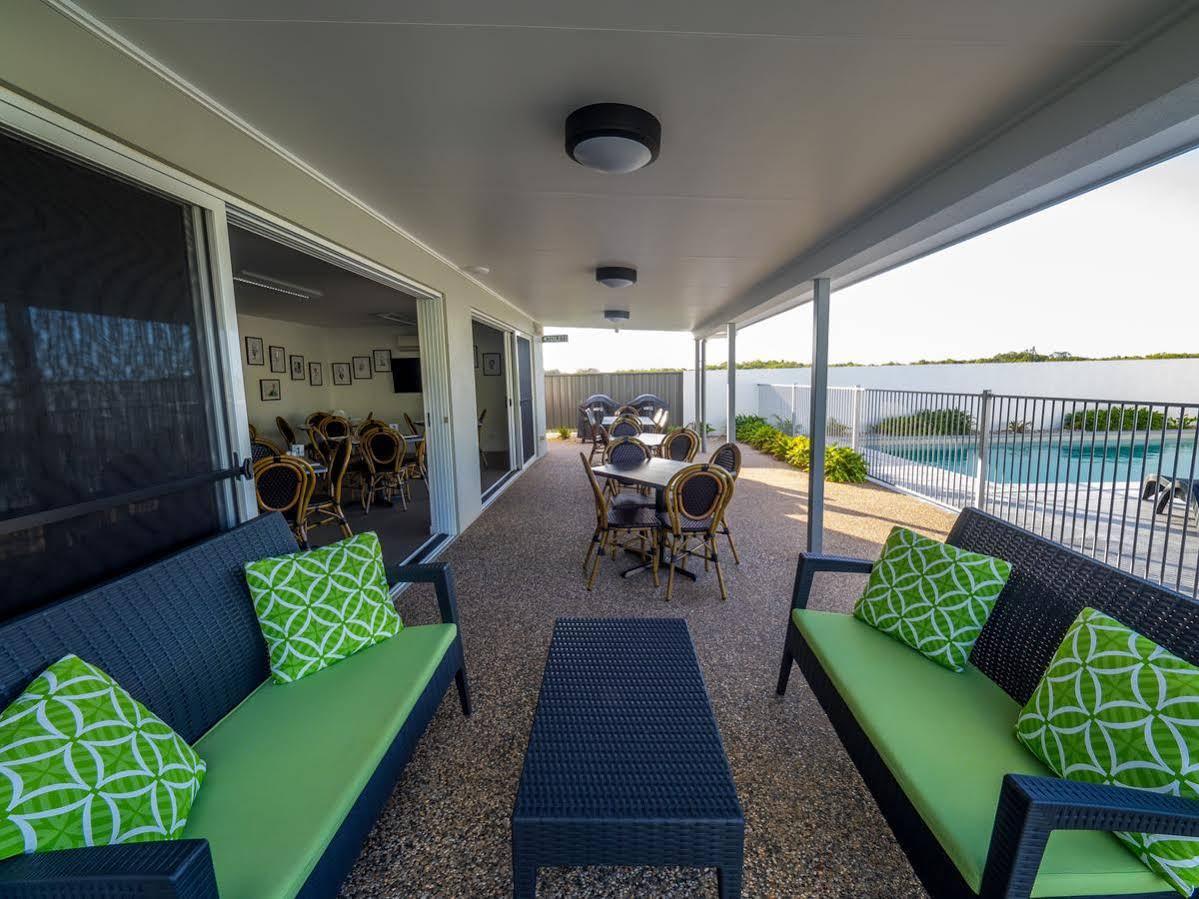 Mackay Oceanside Central Hotel Official Экстерьер фото